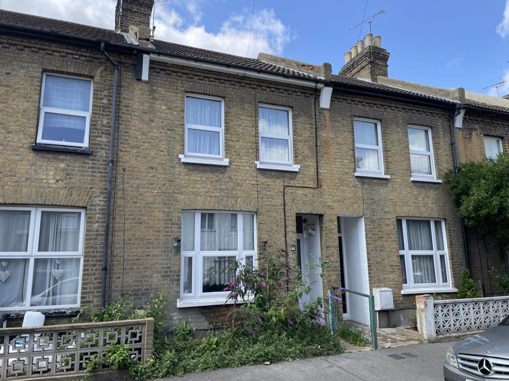 Lot: 155 - THREE-BEDROOM TERRACE HOUSE FOR IMPROVEMENT - outside image of front of property